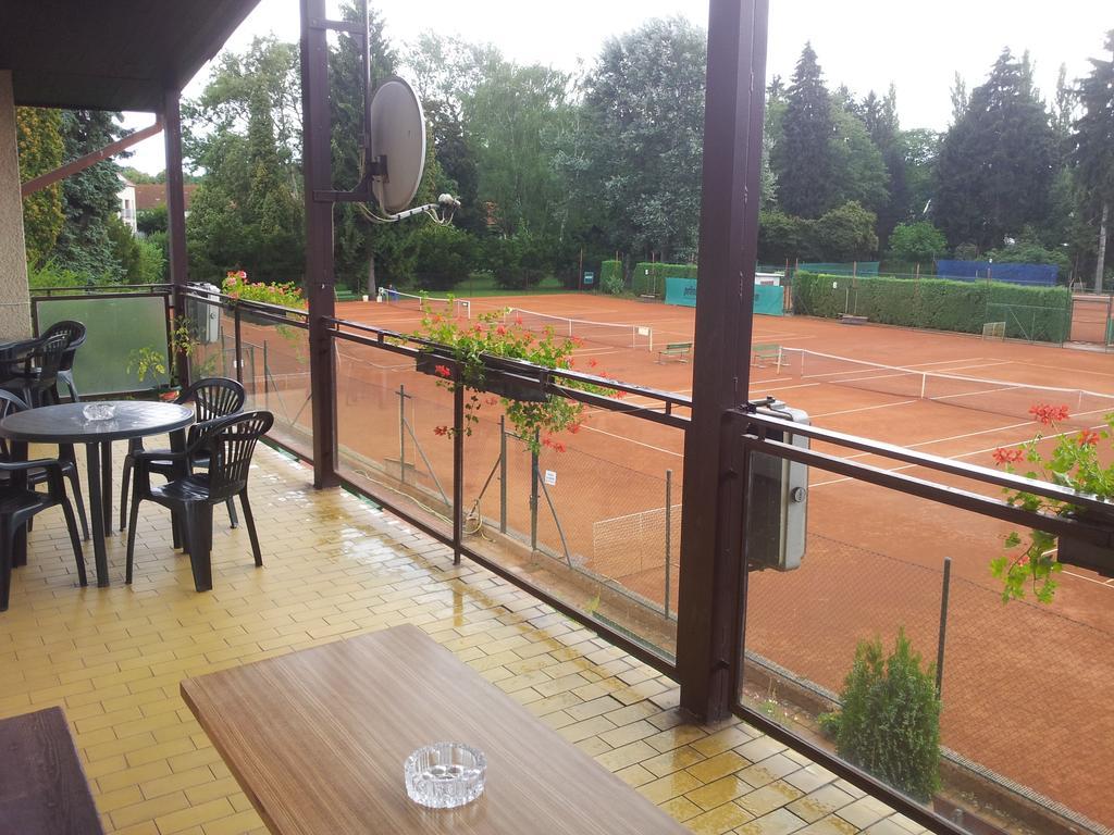 Penzion Tenis Poděbrady Eksteriør billede