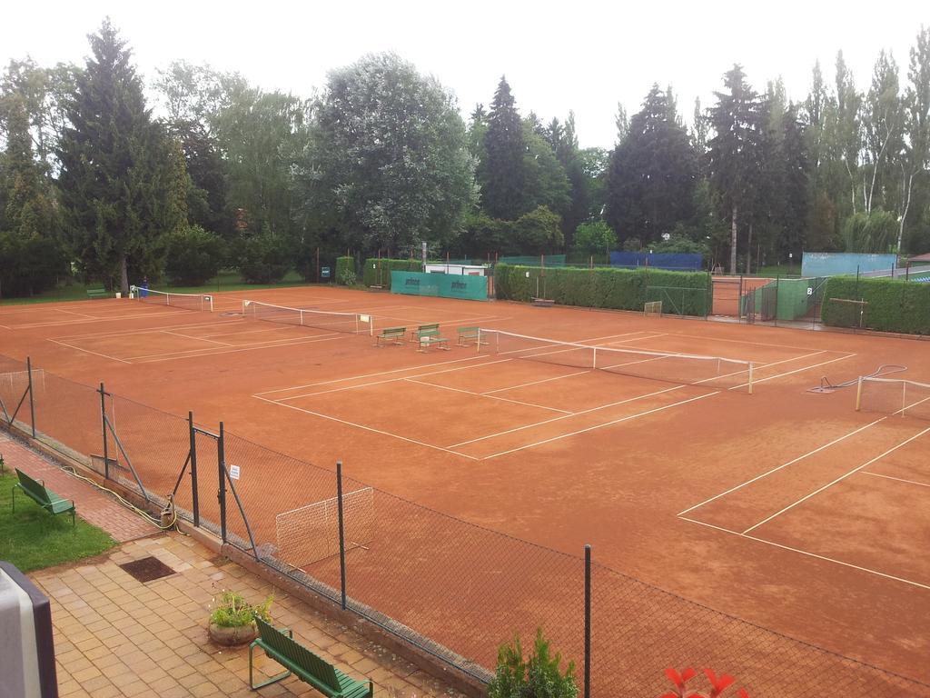 Penzion Tenis Poděbrady Eksteriør billede